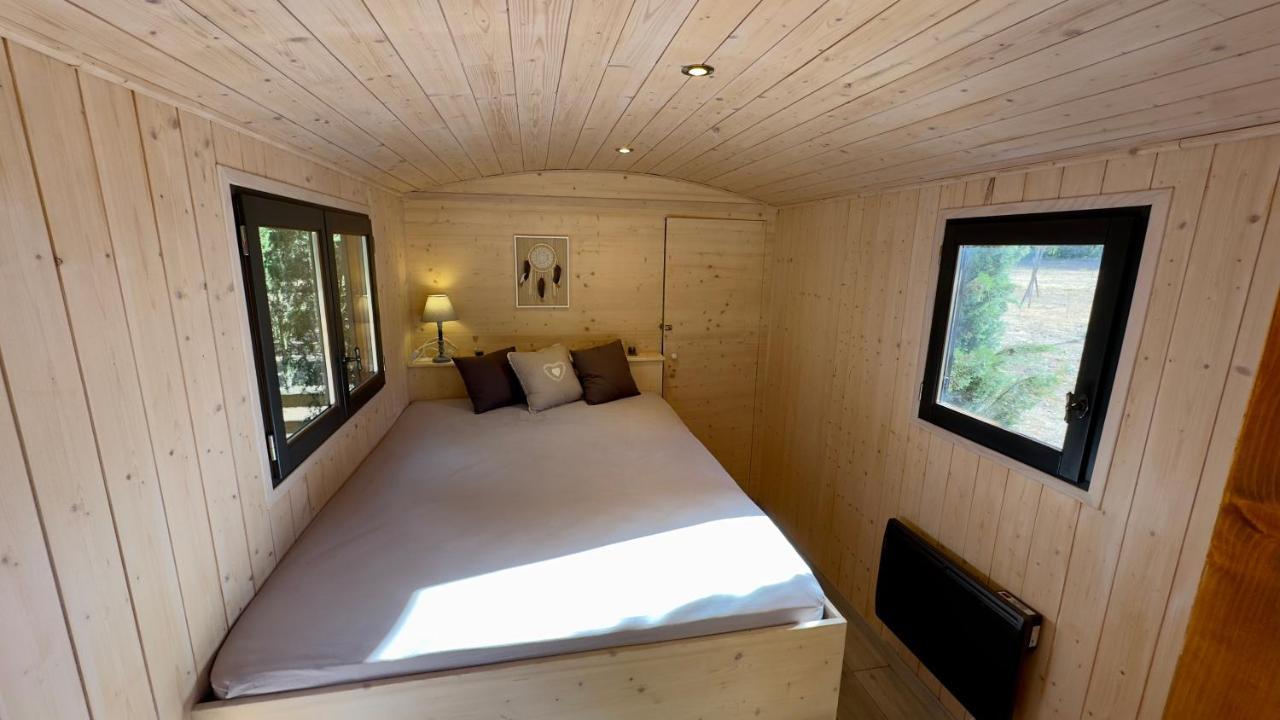 Superbe Roulotte De Charme Hotell Bagnols-en-Forêt Eksteriør bilde