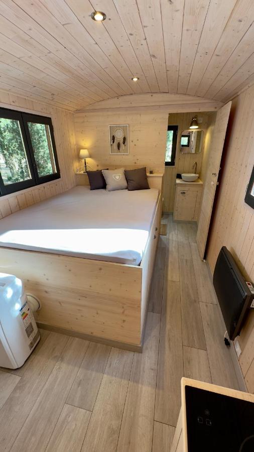 Superbe Roulotte De Charme Hotell Bagnols-en-Forêt Eksteriør bilde