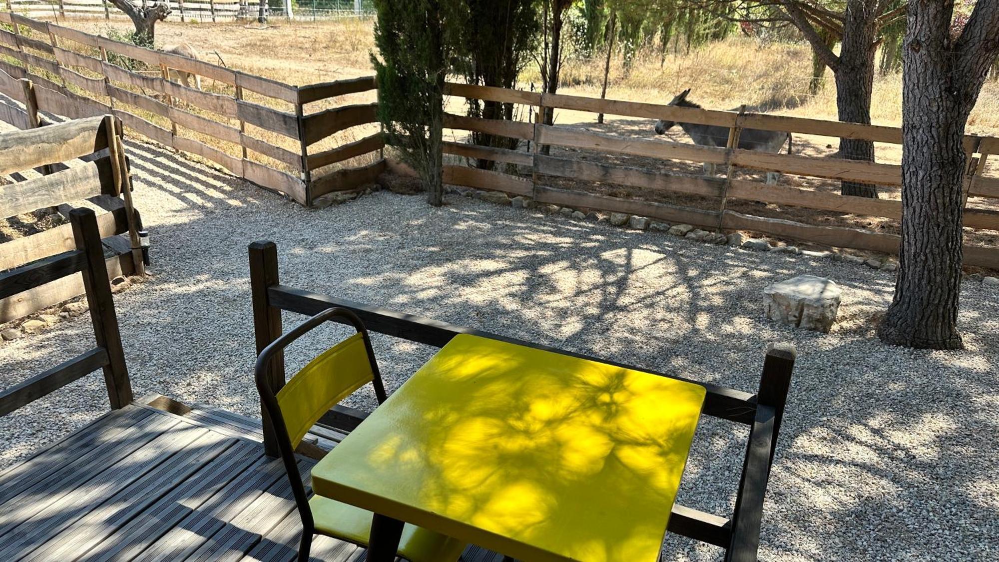 Superbe Roulotte De Charme Hotell Bagnols-en-Forêt Eksteriør bilde
