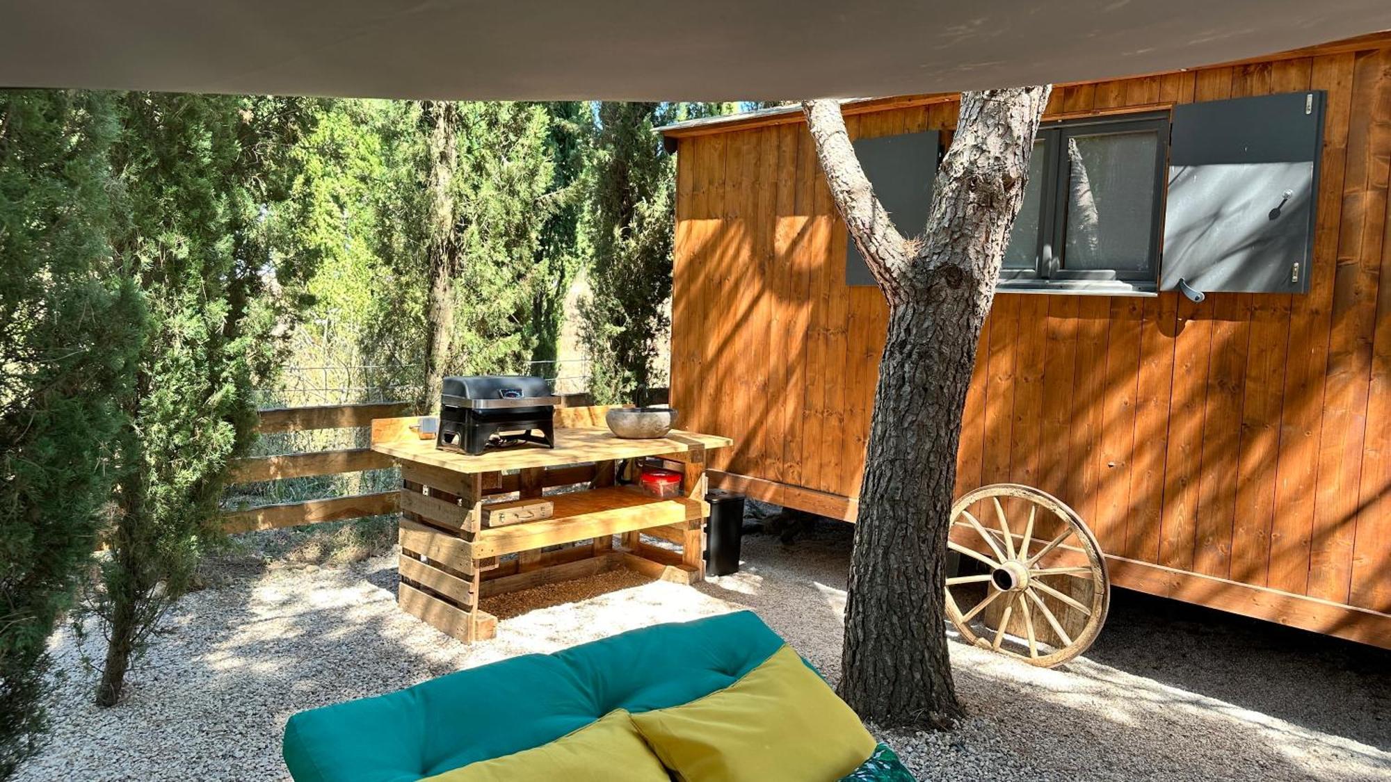 Superbe Roulotte De Charme Hotell Bagnols-en-Forêt Eksteriør bilde